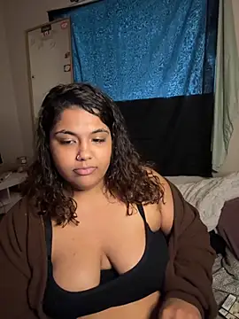 Snapshot of 1n0nlythroat chatting on November 19, 12:21 am 1n0nlythroat online show from November 19, 12:21 am