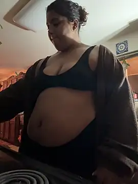 Snapshot of 1n0nlythroat chatting on November 25, 4:56 am 1n0nlythroat online show from November 25, 4:56 am