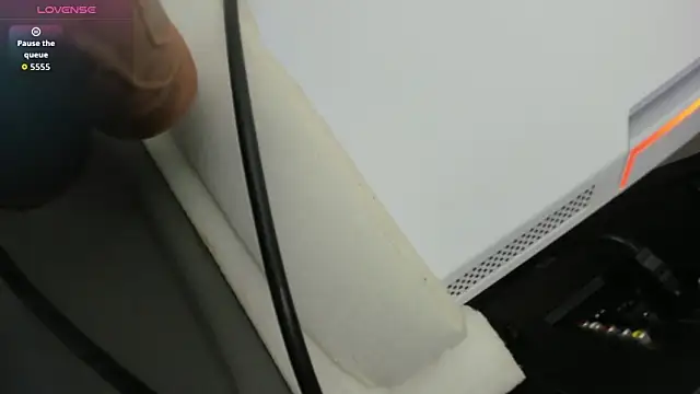 Snapshot of blue_wxw chatting on November 15, 9:17 am blue wxw online show from November 15, 9:17 am