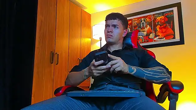 ALPHA DOMINUS  online show from November 18, 4:39 am