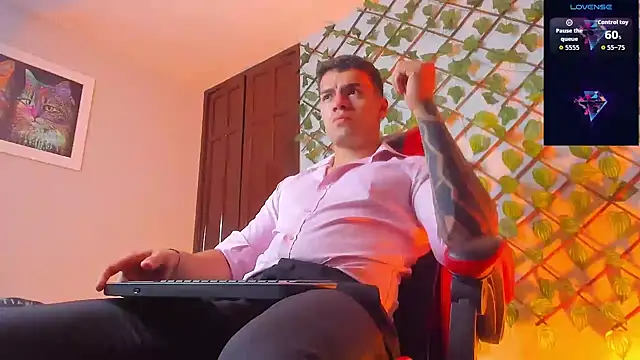 ALPHA DOMINUS  online show from March 13, 4:19 am