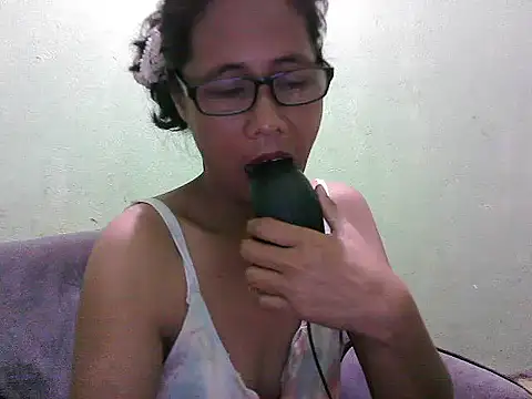 HotLadyPinay32 online show from March 29, 10:21 pm