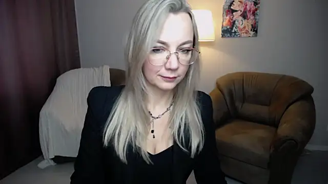 Snapshot of Ava_Elior chatting on September 15, 9:20 am Ava Elior online show from September 15, 9:20 am