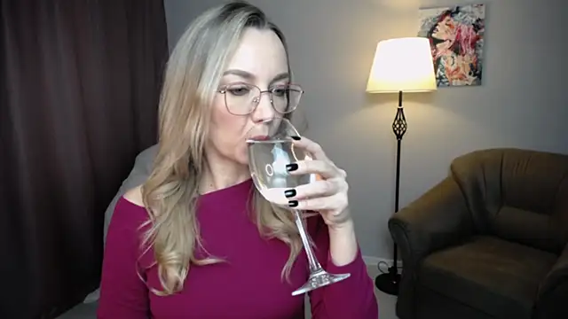 Ava Elior online show from October 31, 10:38 am