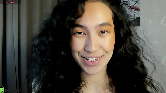 FlirtyAura online show from December 2, 3:45 am