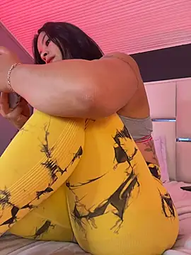 BellaFernandez   online show from April 27, 1:20 pm