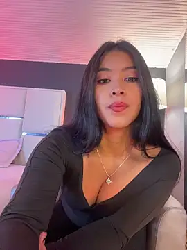 BellaFernandez   online show from April 30, 1:06 pm