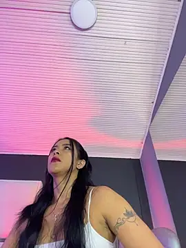 BellaFernandez   online show from June 20, 1:03 pm
