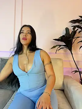 BellaFernandez   online show from August 3, 9:40 pm