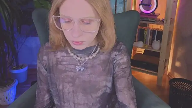 BarbieRichy online show from November 14, 5:28 am