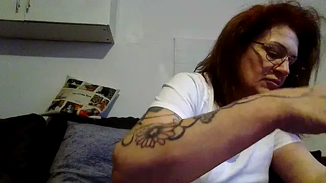 RubyyRosee online show from April 18, 5:55 am