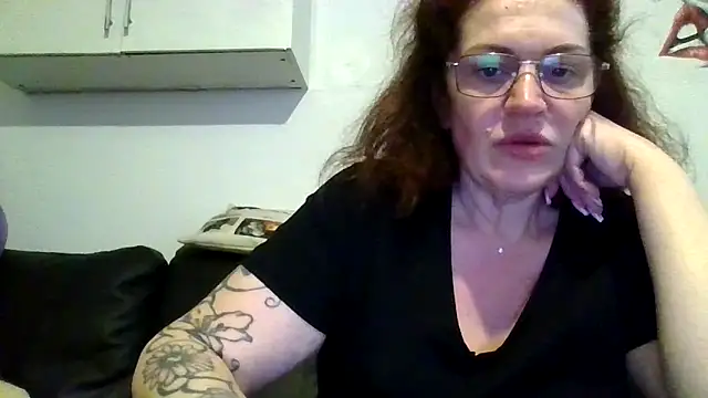 Snapshot of RubyyRosee chatting on April 26, 6:22 am RubyyRosee online show from April 26, 6:22 am