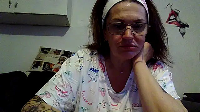 Snapshot of RubyyRosee chatting on May 1, 5:23 am RubyyRosee online show from May 1, 5:23 am