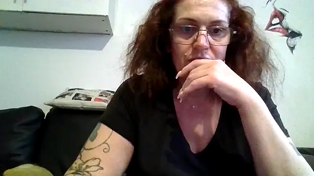 Snapshot of RubyyRosee chatting on May 8, 5:46 am RubyyRosee online show from May 8, 5:46 am