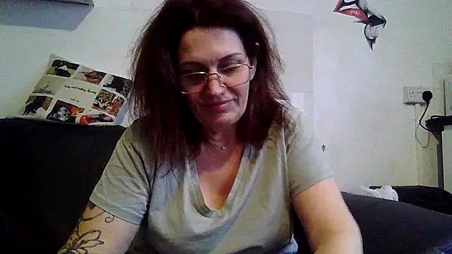 Snapshot of RubyyRosee chatting on May 19, 1:28 pm RubyyRosee online show from May 19, 1:28 pm