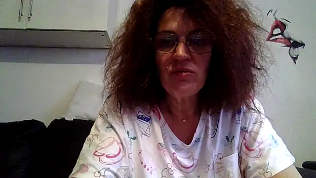 Snapshot of RubyyRosee chatting on May 21, 9:16 am RubyyRosee online show from May 21, 9:16 am