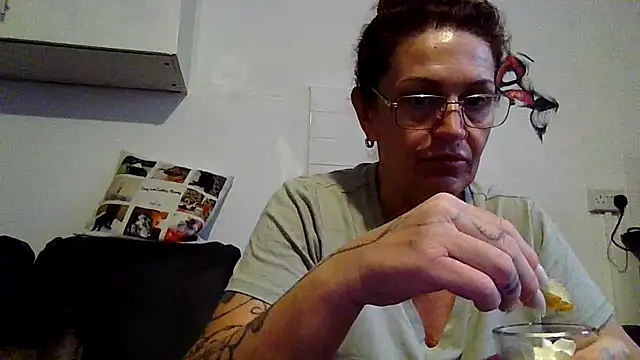 Snapshot of RubyyRosee chatting on May 28, 5:05 am RubyyRosee online show from May 28, 5:05 am