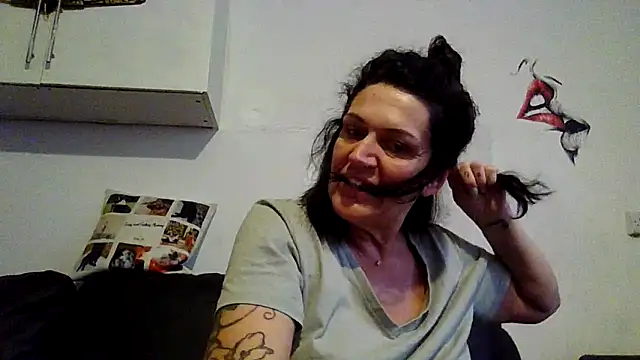 Snapshot of RubyyRosee chatting on June 9, 5:41 am RubyyRosee online show from June 9, 5:41 am