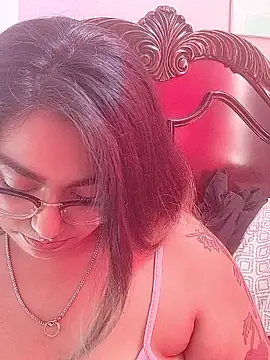 Lovelyrainn online show from October 30, 7:25 pm