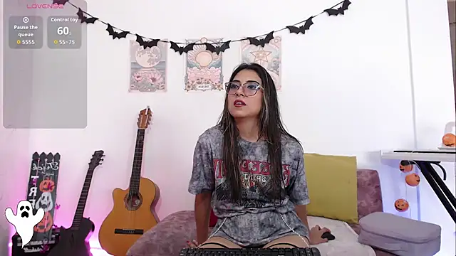 Susanahendrix online show from October 4, 7:34 pm