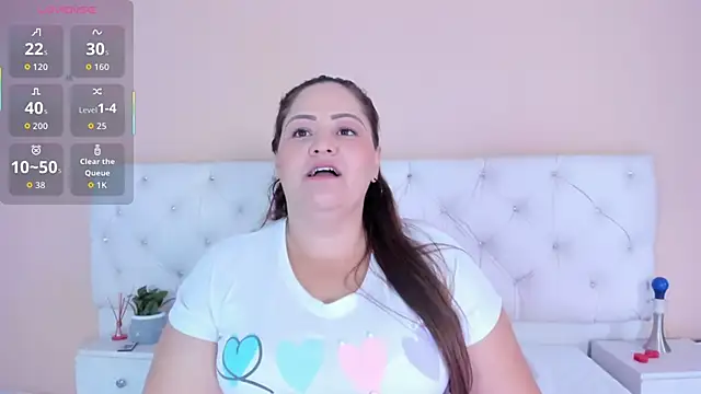 Snapshot of katte_landerr chatting on October 11, 1:20 pm katte landerr online show from October 11, 1:20 pm
