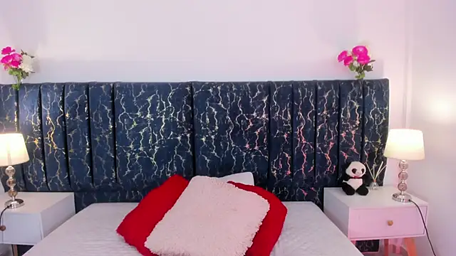 katte landerr online show from April 13, 1:05 pm