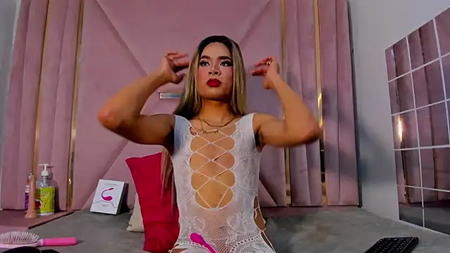 Snapshot of jazmin_waked chatting on October 5, 2:21 am jazmin waked online show from October 5, 2:21 am