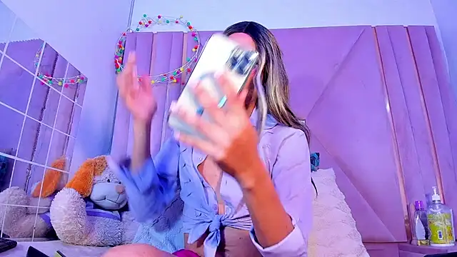 jazmin waked online show from February 22, 4:13 am