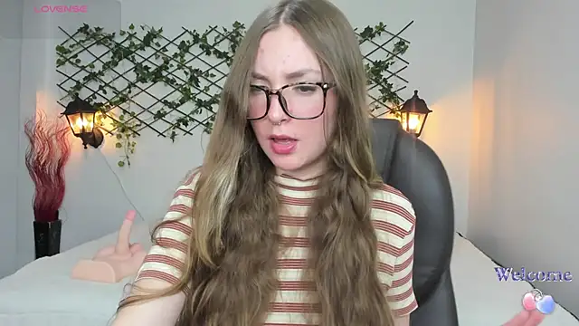 velvet  moon online show from April 23, 12:12 am