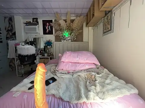 EvianaEvans online show from March 1, 2:35 am