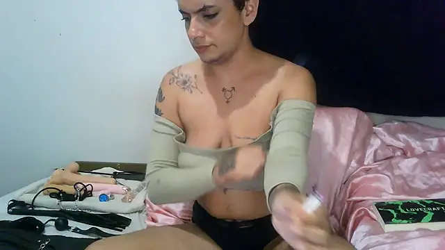 ttransviado online show from September 14, 4:44 am