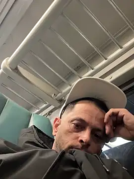 Snapshot of Carlosmauricio123 chatting on February 15, 4:53 am Carlosmauricio123 online show from February 15, 4:53 am