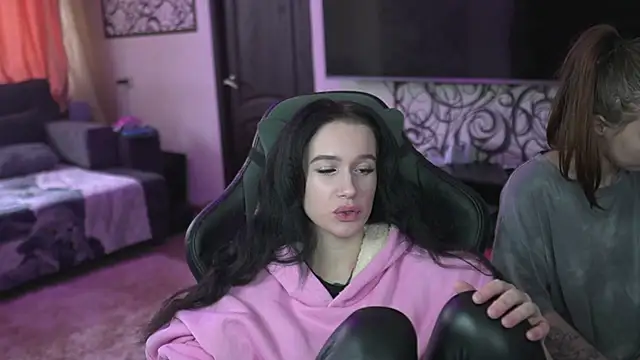 Snapshot of lis_silver chatting on February 9, 10:30 am lis silver online show from February 9, 10:30 am