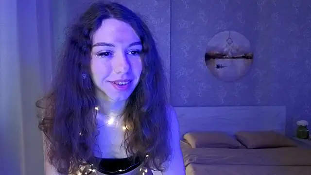 Snapshot of KellyShines chatting on June 11, 4:27 pm KellyShines online show from June 11, 4:27 pm