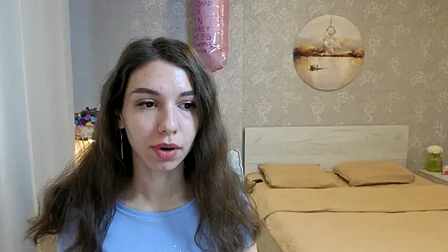 Snapshot of KellyShines chatting on June 22, 9:17 am KellyShines online show from June 22, 9:17 am