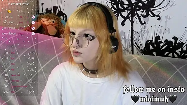 mia  yui online show from September 9, 2:00 am