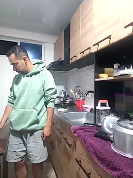 stivenlujan69 online show from November 9, 1:37 am