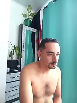 stivenlujan69 online show from December 17, 3:40 pm