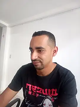 stivenlujan69 online show from April 14, 9:21 pm