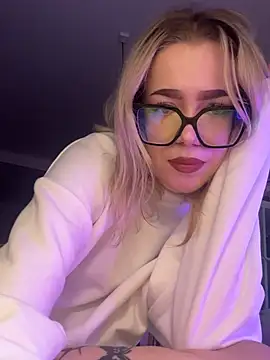 marnemzavar444 online show from March 14, 12:39 am