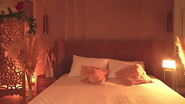 AdoraCortes online show from March 7, 5:04 am