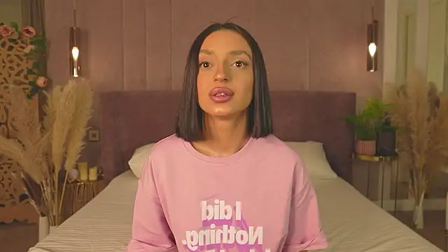 AdoraCortes online show from April 23, 5:08 am