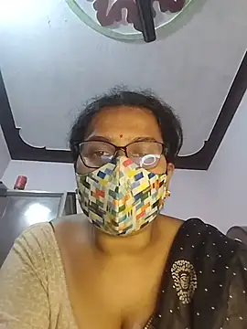 Snapshot of sexy_aaru chatting on June 1, 5:36 pm sexy aaru online show from June 1, 5:36 pm