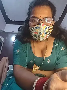 Snapshot of sexy_aaru chatting on June 3, 5:29 pm sexy aaru online show from June 3, 5:29 pm