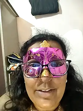 Snapshot of sexy_aaru chatting on June 7, 6:00 pm sexy aaru online show from June 7, 6:00 pm