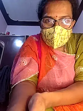 Snapshot of sexy_aaru chatting on June 15, 5:04 pm sexy aaru online show from June 15, 5:04 pm
