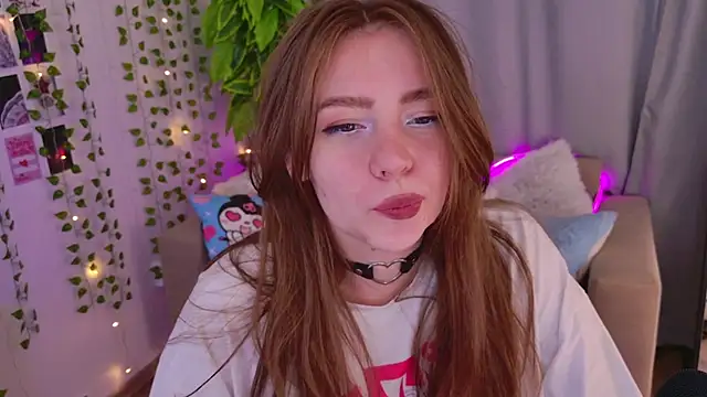 Moon  Bunny online show from September 11, 3:34 pm