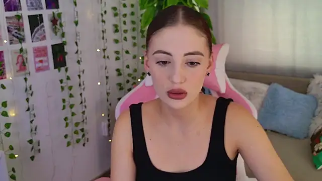 Snapshot of ViolaParkerss chatting on September 25, 10:19 am ViolaParkerss online show from September 25, 10:19 am