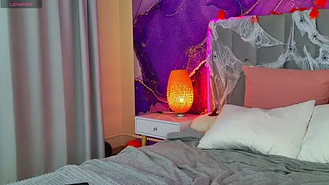 Snapshot of ViolaParkerss chatting on October 27, 5:33 am ViolaParkerss online show from October 27, 5:33 am