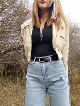 YOOUR EVAA online show from October 26, 9:26 am